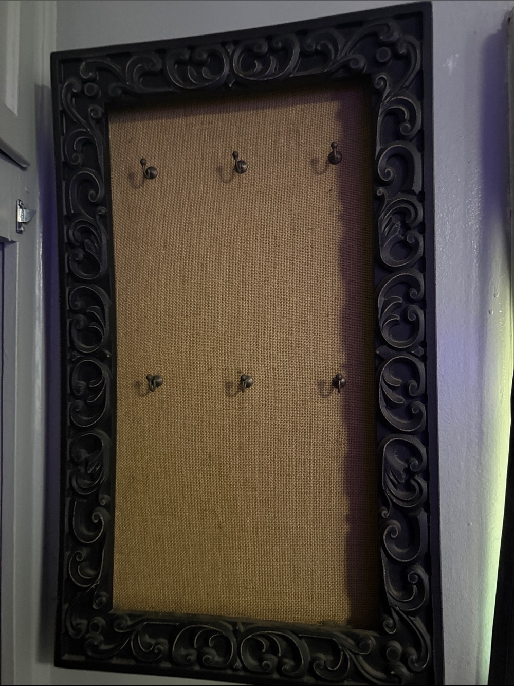 Decorative Black Wall Key Organizer with Burlap Backing